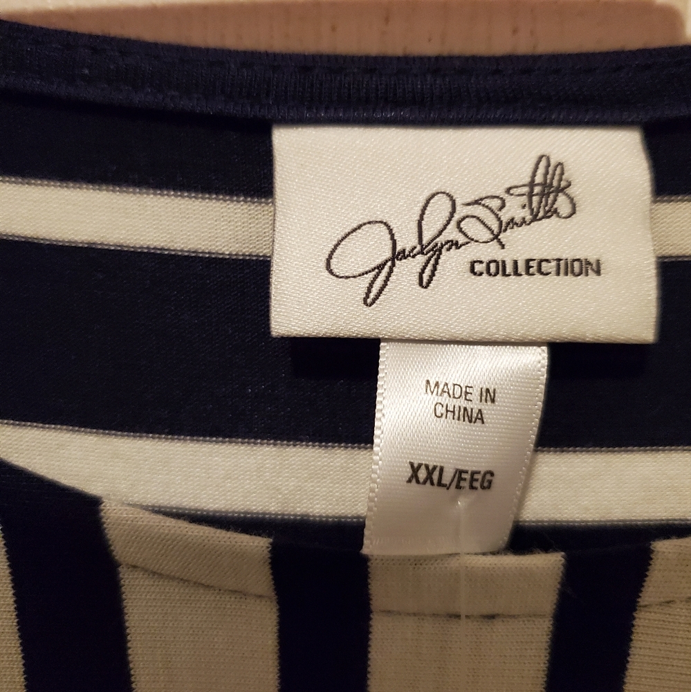 Short Sleeve Navy Blue and White Blouse - Picture 3 of 5